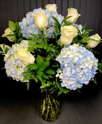 Winter Rose and Hydrangea Davenport Florist - Same Day Flower Delivery - Flower Power 